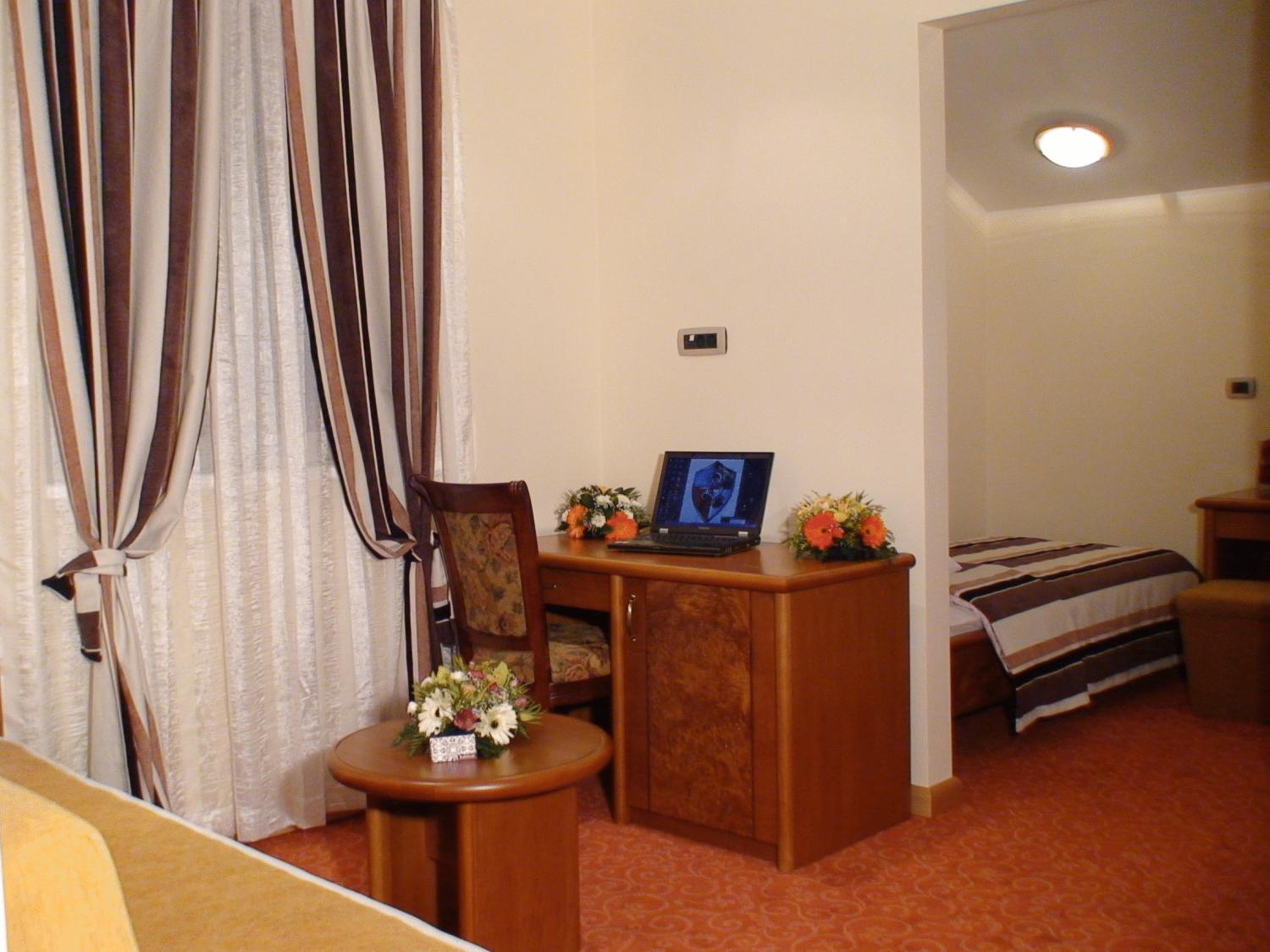 Mali Hotel Bambis Podgorica Zewnętrze zdjęcie