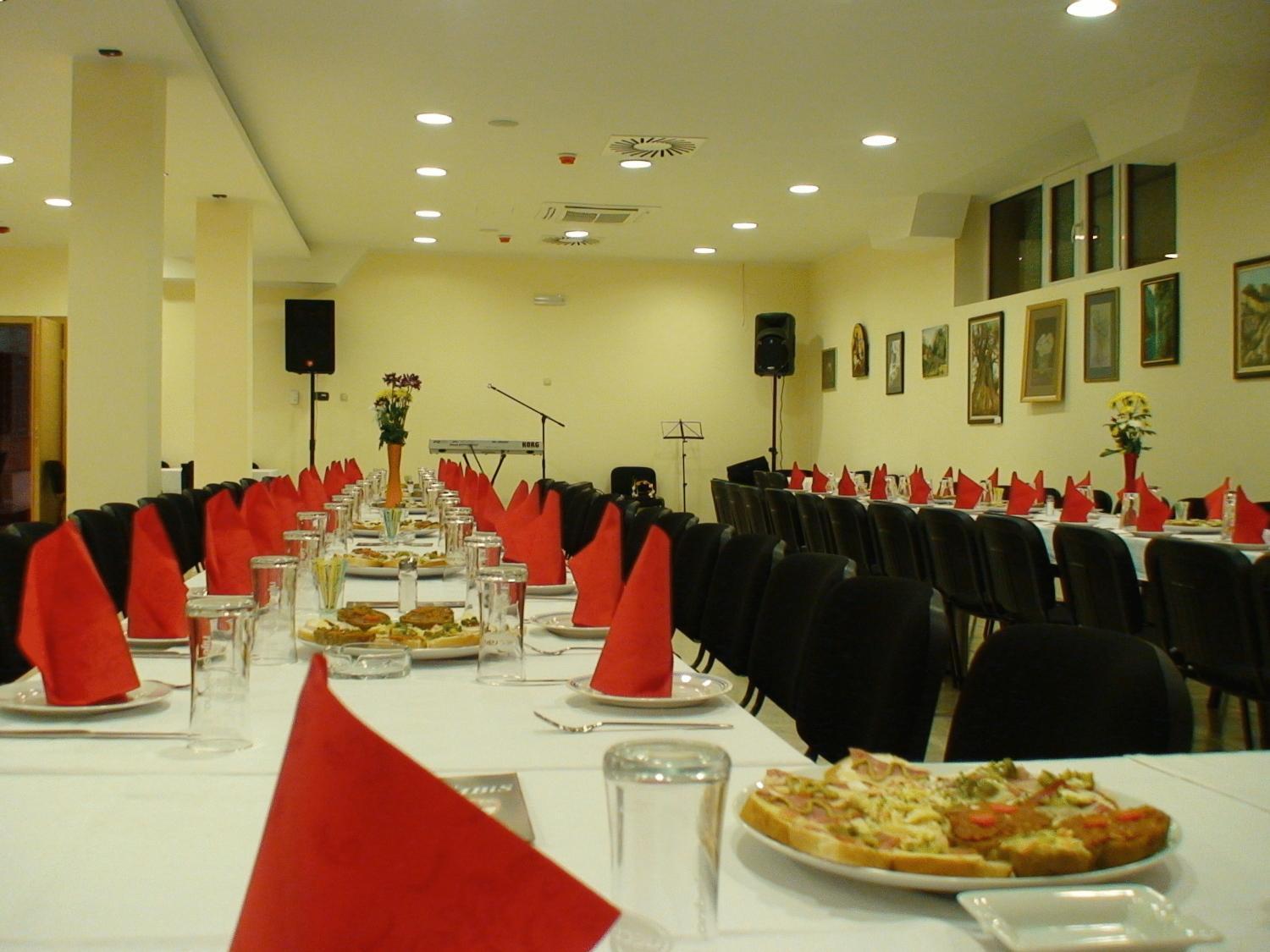 Mali Hotel Bambis Podgorica Zewnętrze zdjęcie