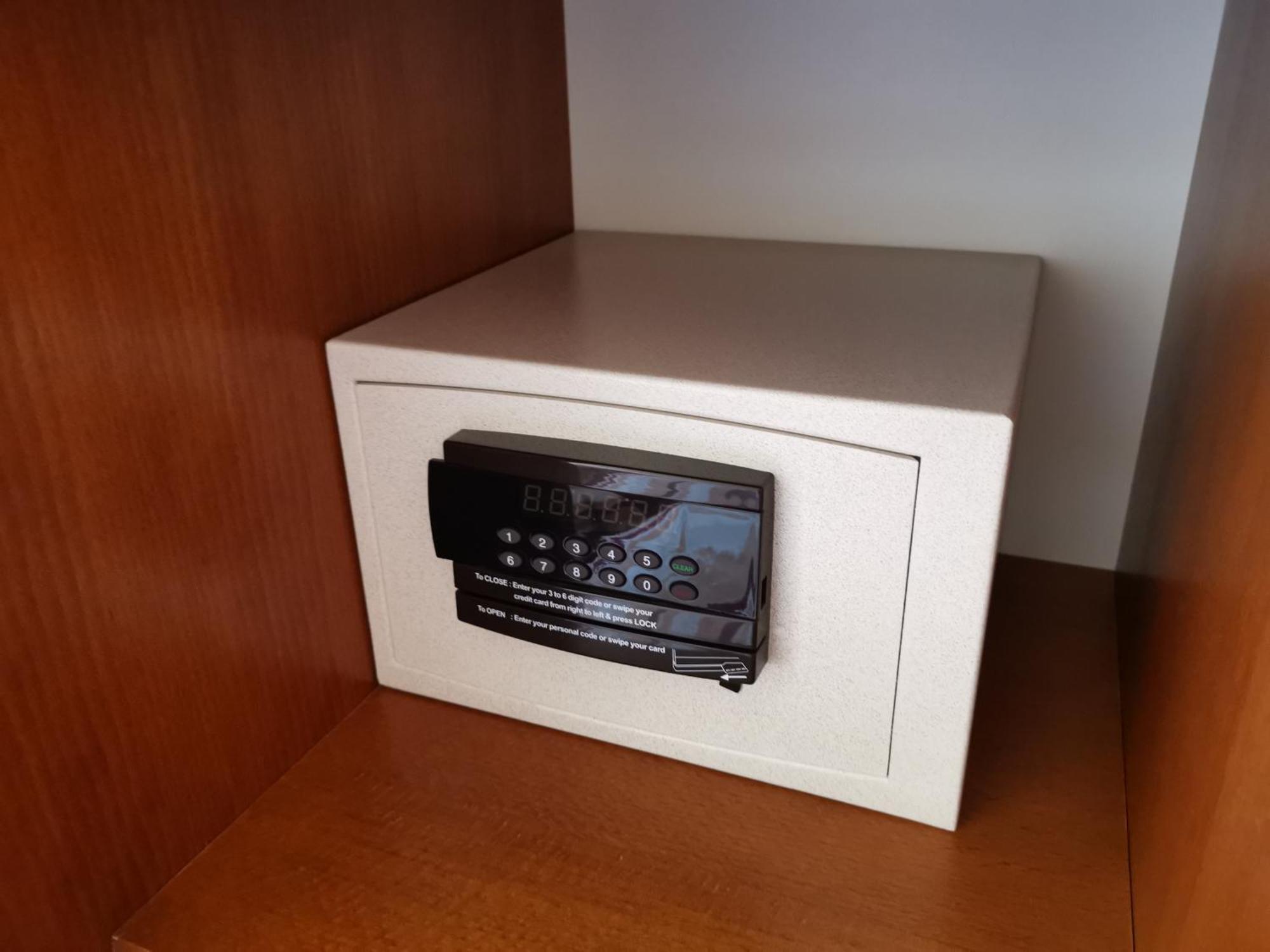 Mali Hotel Bambis Podgorica Zewnętrze zdjęcie